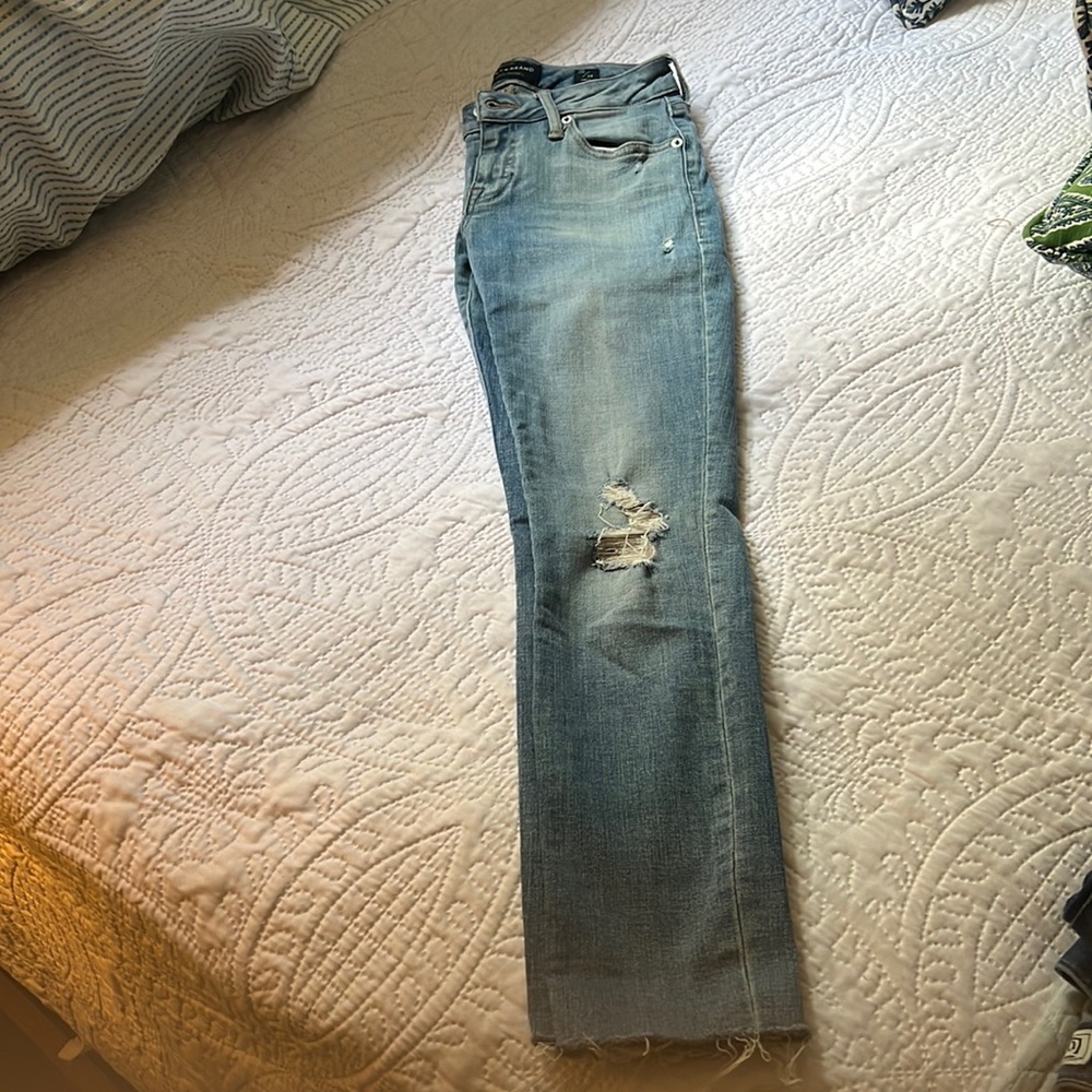 EUC- Lucky Brand distressed jeans